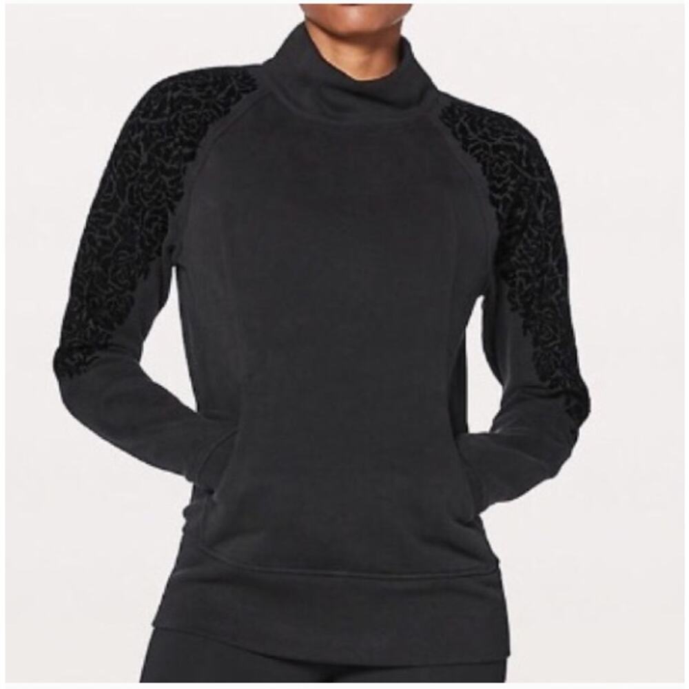 Lululemon Women's Floral‎ Flock Pullover - Black - Size 6